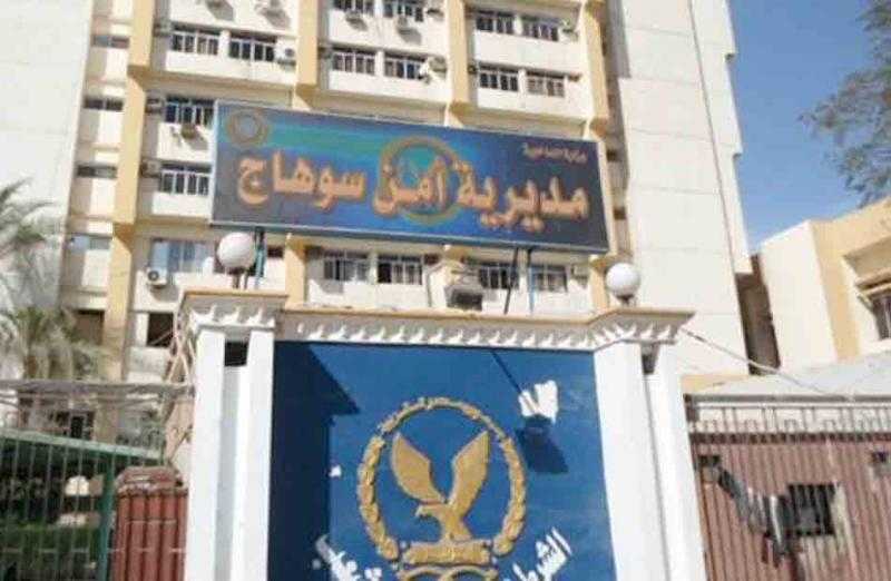 في استجابة سريعة.. الأمن يتدخل لاستبدال عمود إنارة مهدد بالسقوط في قرية بسوهاج