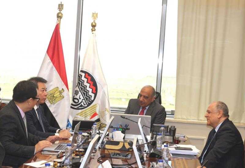 وزير قطاع الأعمال العام يبحث مع مجموعة ”شينجلي” الصينية التعاون في مجال صناعة الصلب ومسابك الحديد الزهر