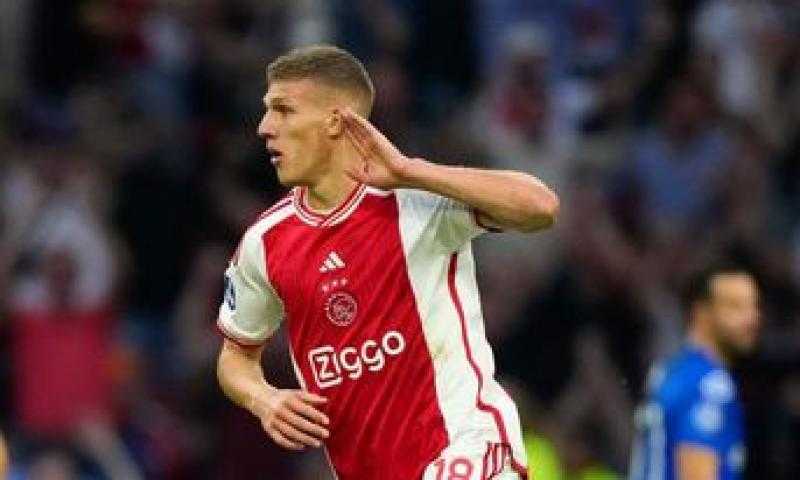 أياكس ينهي مسلسل هزائمه بثنائية في فوليندام بالدوري الهولندي