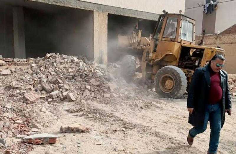 التصدي لمخالفات بناء غرب الأتوستراد في حي التبين