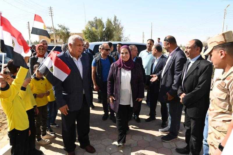 وزيرة التضامن تزور محافظة الوادي الجديد لافتتاح مشروعات تنموية.. صور