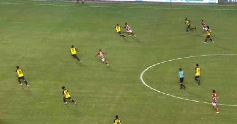 الأهلي يتقدم على المقاولين بهدف دون رد في الشوط الأول