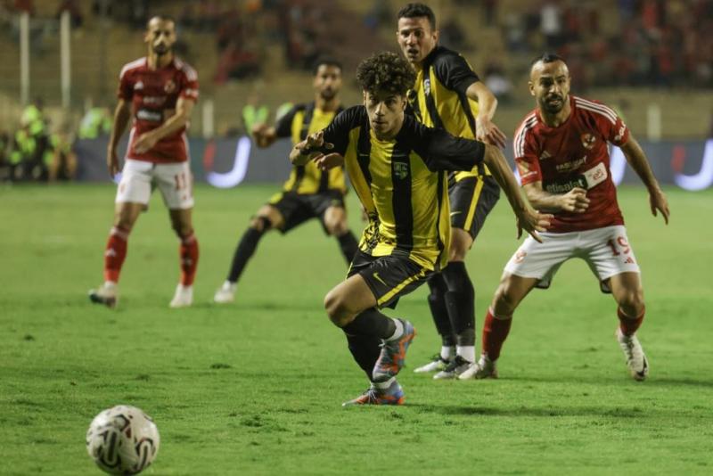 الأهلي يفوز على المقاولين بثنائية مقابل هدف في الدوري المصري