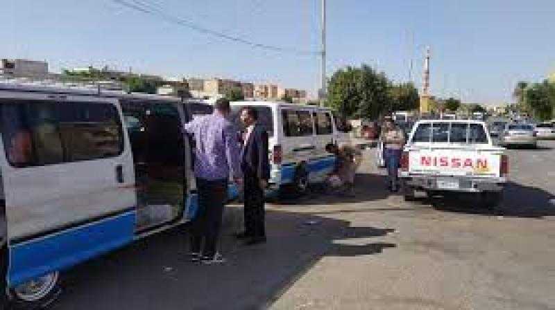 رئيس حي 15 مايو يشرف على حملة مرورية على محطات الوقود ومواقف السرفيس