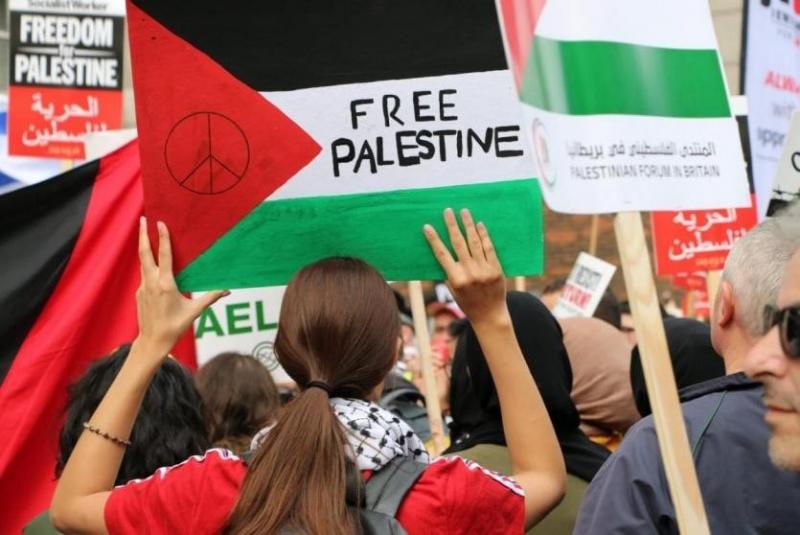 نقابة المعلمين الأمريكية تطالب بقطع المساعدات المالية عن إسرائيل وإرسالها لغزة