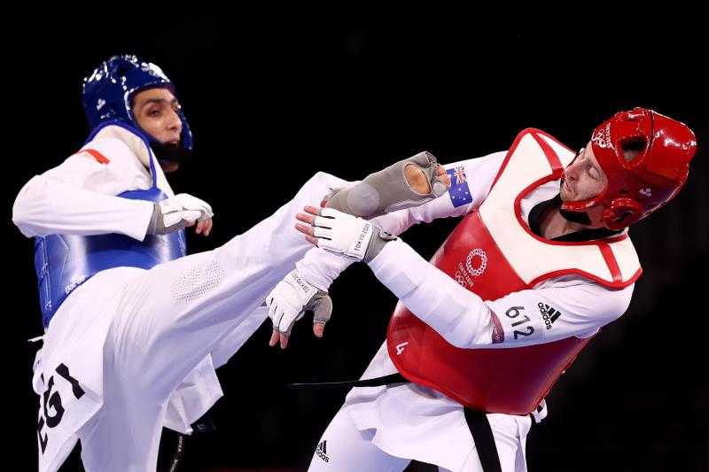 سيف عيسى بطل التايكوندو يضمن التأهل لأولمبياد باريس