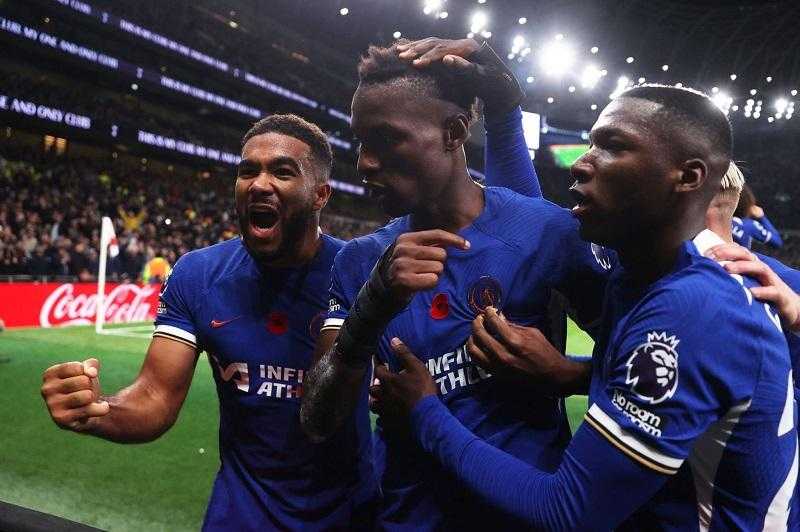 تشيلسي يقسو على توتنهام برباعية في ديربي لندن