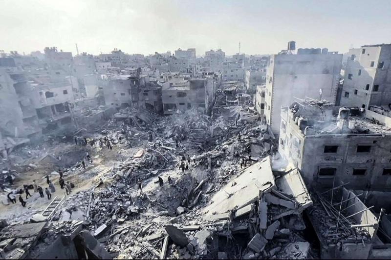 حماس: إسرائيل قصفت غزة بأكثر من 30 ألف طن متفجرات خلال شهر