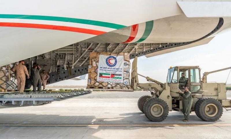 إقلاع الطائرة الـ 15 من الجسر الجوي الكويتي متجهة إلى مطار العريش لإغاثة غزة