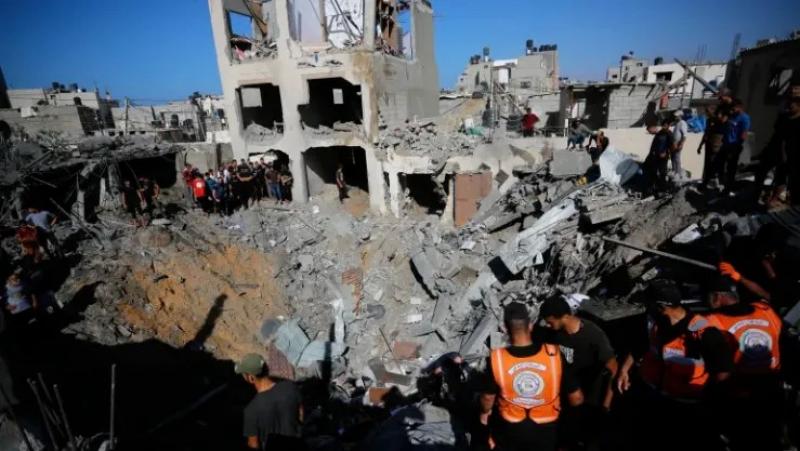 استشهاد عشرات المواطنين في مجزرة جديدة للاحتلال بدير البلح وسط غزة