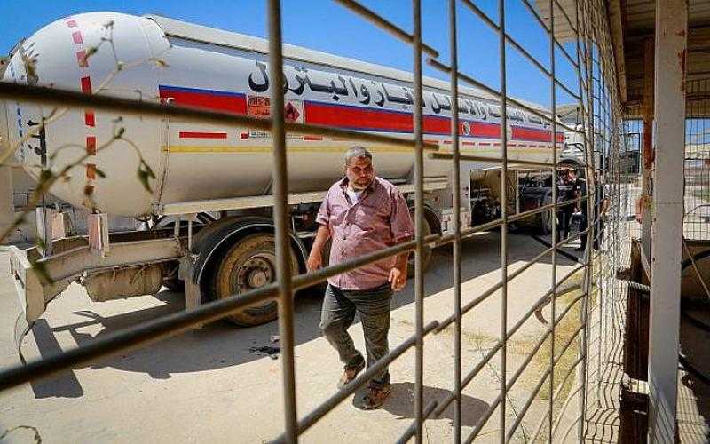 نقيب الصحفيين الفلسطيني: لتر الوقود وصل 15 دولارا.. الاحتلال يستهدف السيارات