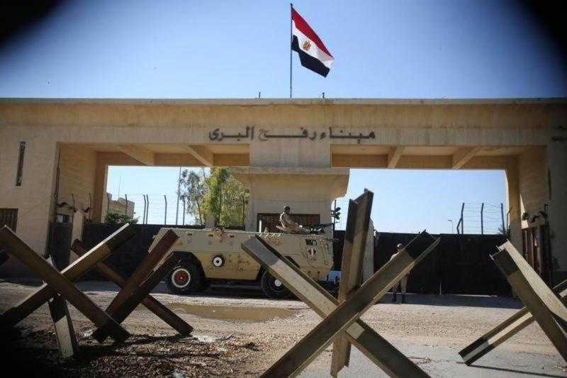 القاهرة الإخبارية: 12 سيارة إسعاف كويتية ستعبر إلى غزة من معبر رفح