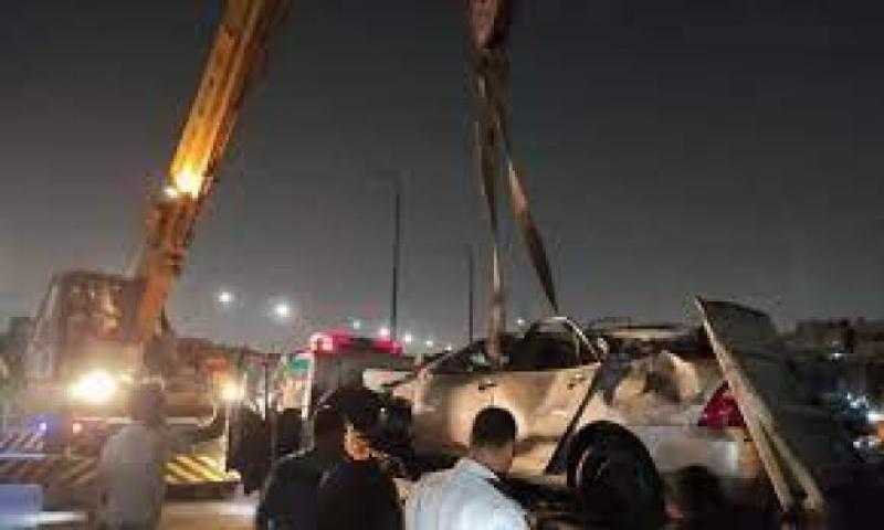 انتشال جثة غريق انقلبت سيارته في مياه النيل عقب سقوطها من أعلى دائري المعادي