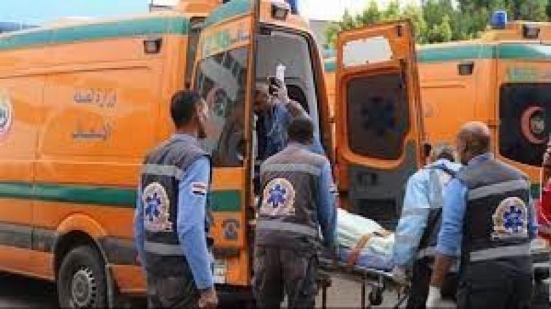 إصابة 5 أشخاص في انقلاب سيارة بطريق السويس الصحراوي