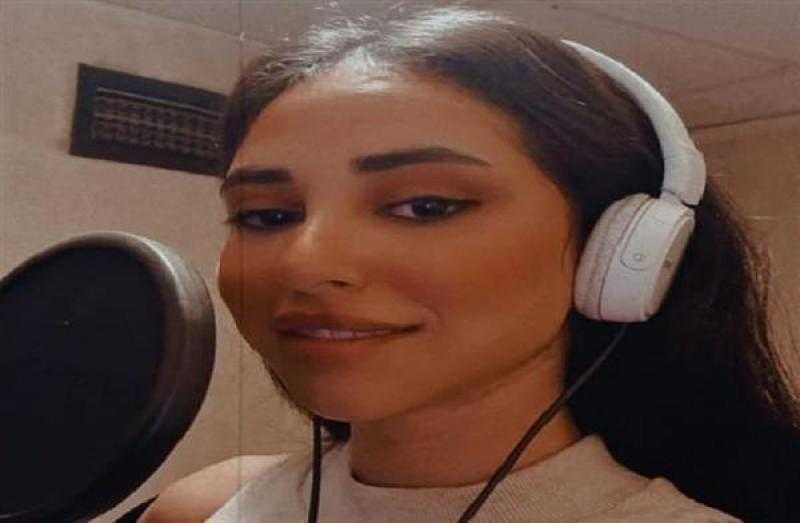 بجلسة تصوير جديدة.. آية سماحة تروج لحكاية كاملة من مسلسل ”حدث بالفعل”