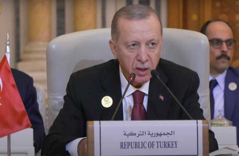 أردوغان: التنسيق المشترك مع مصر أثمر عن إرسال عشر طائرات مساعدات تركية لمطار العريش