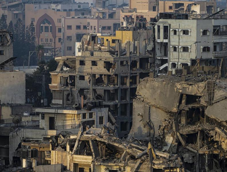محلل إسرائيلي: الرئيس السيسي يناضل من أجل زيادة المساعدات الإنسانية لغزة