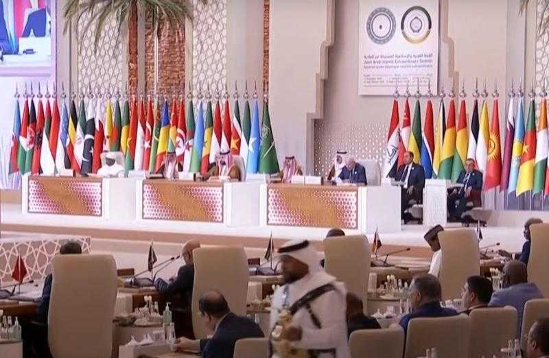 أستاذ علوم سياسية: كلمة الرئيس السيسى بالقمة العربية الإسلامية تحولت لبيان ختامى