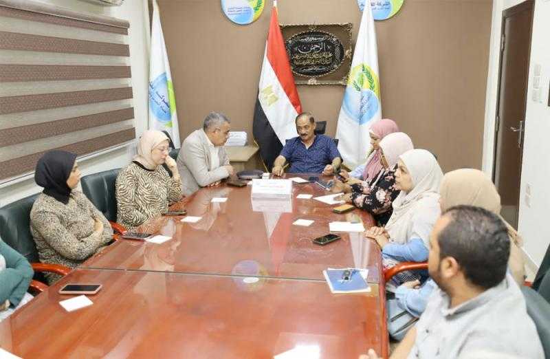 رئيس مياه أسيوط يجتمع بأعضاء اللجنة العليا بقطاعي التخطيط والتجاري لمتابعة أعمال تقليل الفاقد