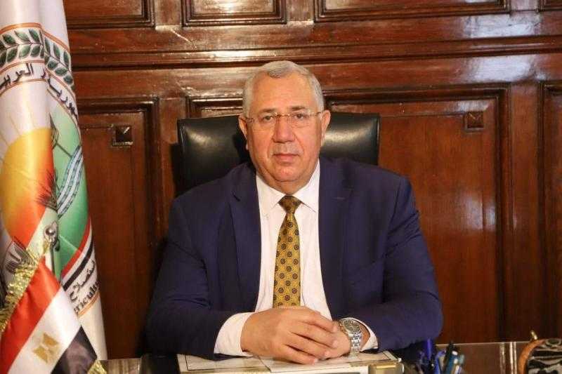 وزير الزراعة يوجه بسرعة الانتهاء من توزيع تقاوى القمح على جميع المزارعين