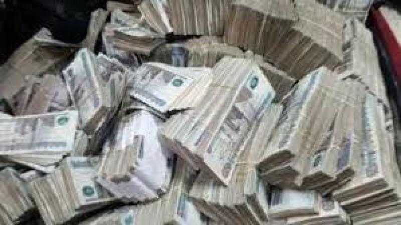 حبس المتهمين بسرقة مبلغ مالي من داخل سيارة أثناء توقفها بكرداسة