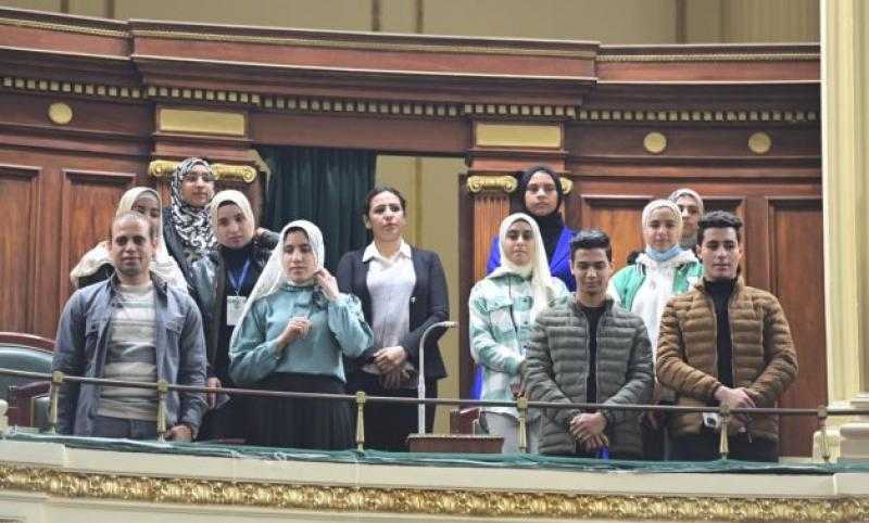 مجلس النواب يستقبل وفد طلابي خلال الجلسة العامة