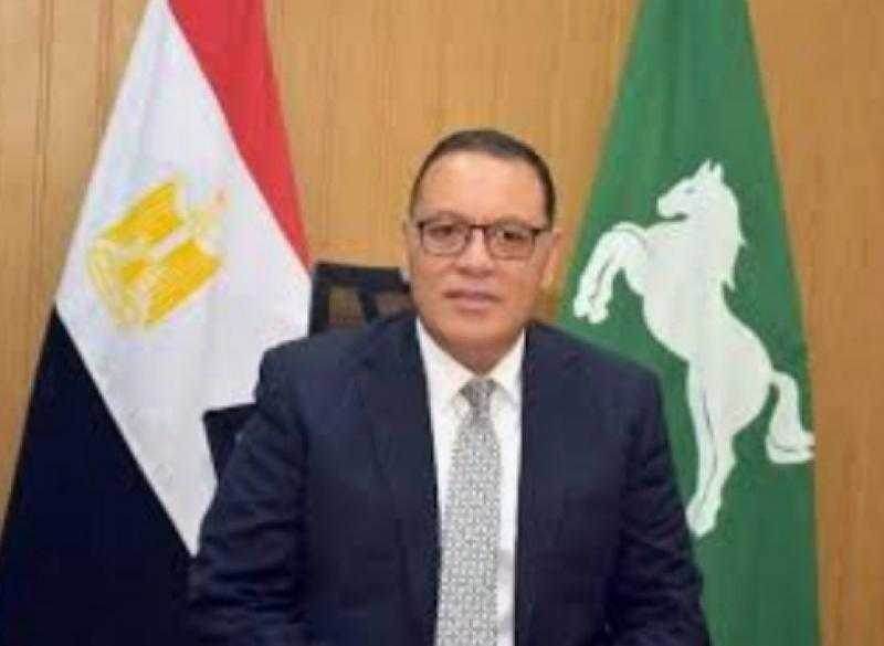 محافظ الشرقية يتابع تطبيق تعريفة الركوب الجديدة في مواقف سيارات الأجرة
