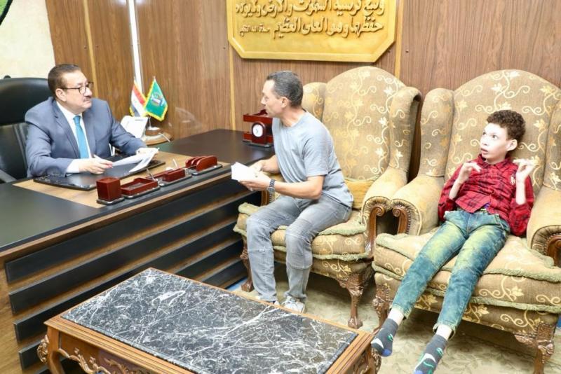 محافظ المنوفية يواصل لقاءاته اليومية بالمواطنين ويوجه بفحص الشكاوى| صور