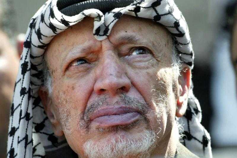 جرافات جيش الاحتلال تزيل نصبا تذكاريا للرئيس الفلسطيني الراحل ياسر عرفات