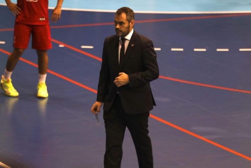 طرد مدرب سلة الأهلي أمام الزمالك للاعتراض على قرارات الحكم