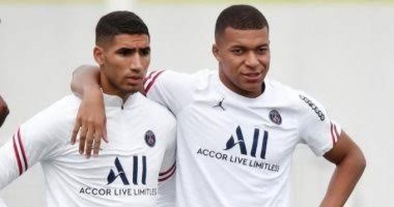 حكيمي: مبابي ساعدني كثيرا في بدايتي مع باريس