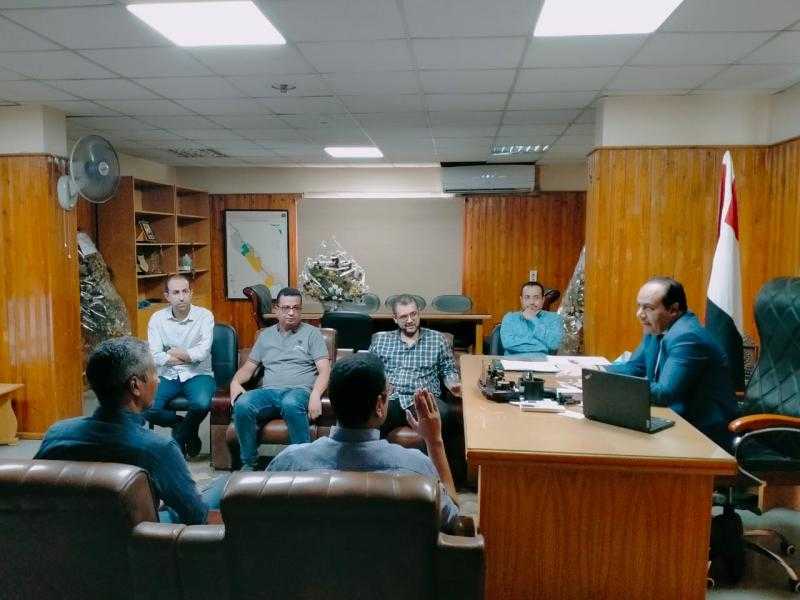 وكيل ”صحة سوهاج” يجتمع بمدير فرع الإسعاف لبحث آليات العمل المشترك