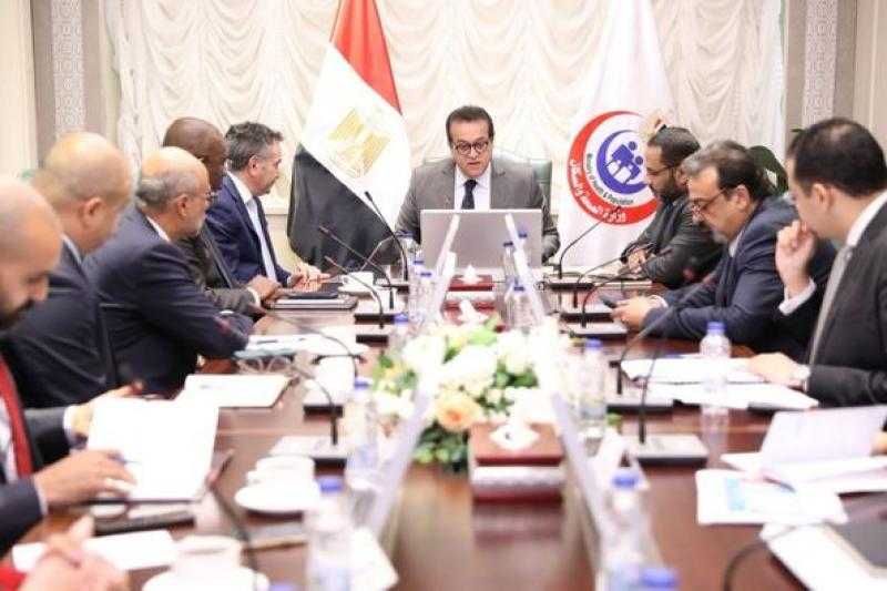 وزير الصحة يبحث التعاون المشترك مع المدير العالمي لمؤسسة التمويل الدولية