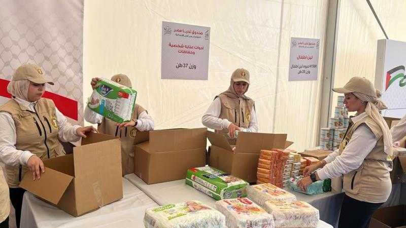 بتوجيهات شيخ الأزهر.. تجهيز 40 شاحنة محملة بالأدوية والمواد الغذائية والإغاثية لإرسالها لغزة