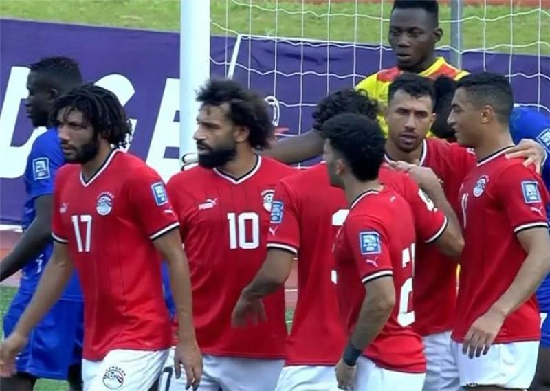 خط أحمر