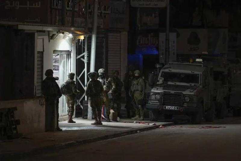 الاحتلال الإسرائيلي يقتحم طولكرم وأريحا ورام الله خلال الليل
