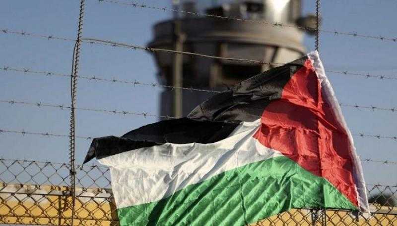 أسيرة محررة: فرحتنا لن تكتمل سوى بالإفراج عن آخر معتقل من سجون الاحتلال