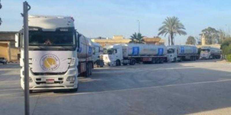 «القاهرة الإخبارية»: دخول 7 شاحنات محملة بالوقود إلى غزة من معبر رفح