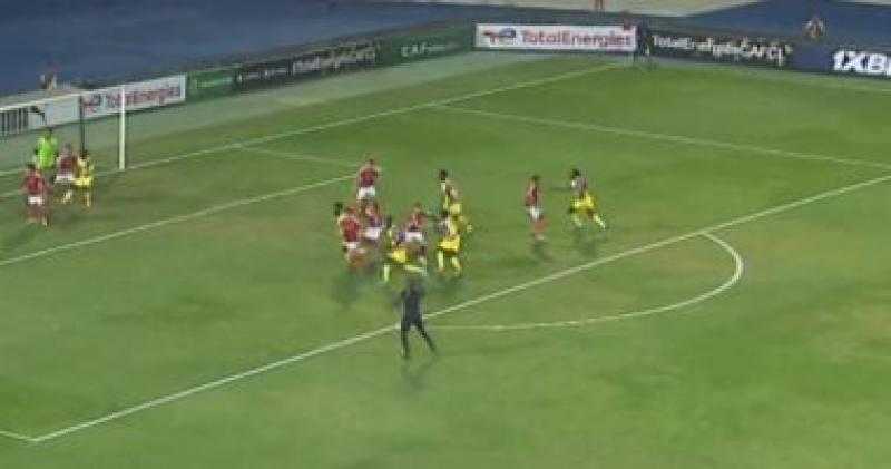 التعادل السلبي يسيطر على الشوط الأول لمباراة الأهلي وميدياما الغاني