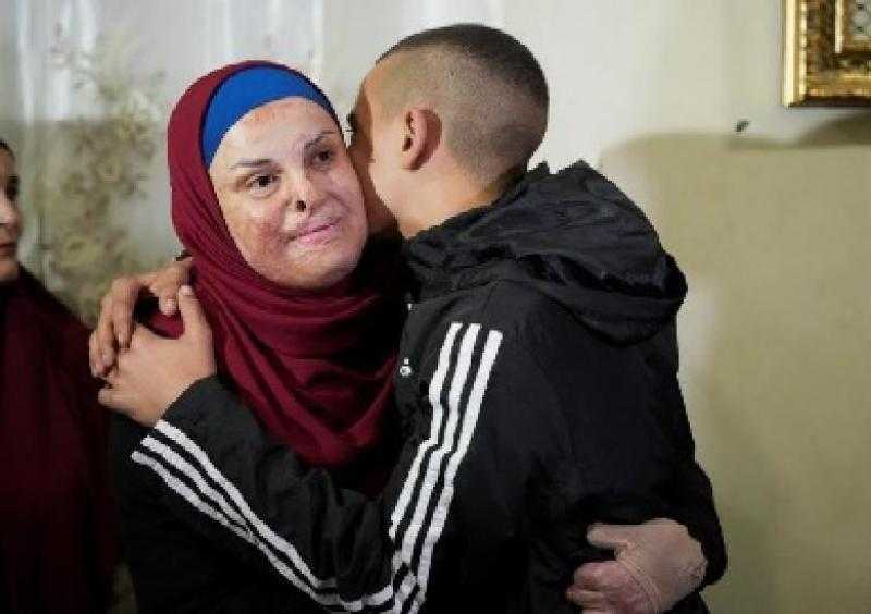 الجيش الإسرائيلي يحول منزل الأسيرة إسراء جعابيص لحظة لقائها بعائلتها لثكنة عسكرية