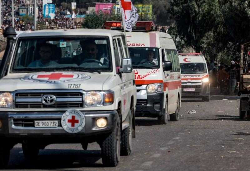 الصليب الأحمر يستلم 13 محتجزا إسرائيليا و5 من جنسيات أخرى كدفعة ثالثة من المحتجزين الإسرائيليين