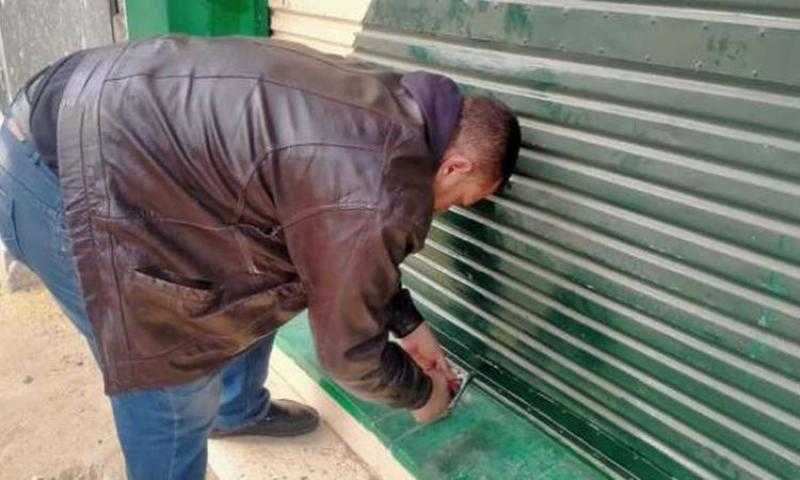 تحرير 142 مخالفة لمحلات لم تلتزم بقرار الغلق