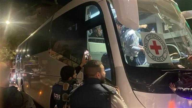 إسرائيل تفرج عن 33 أسيرا فلسطينيا إضافيا