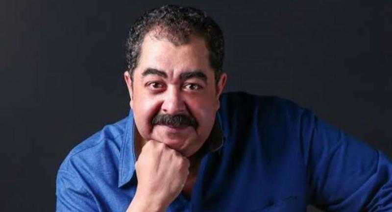 النجوم يتوافدون على عزاء الفنان الراحل طارق عبد العزيز