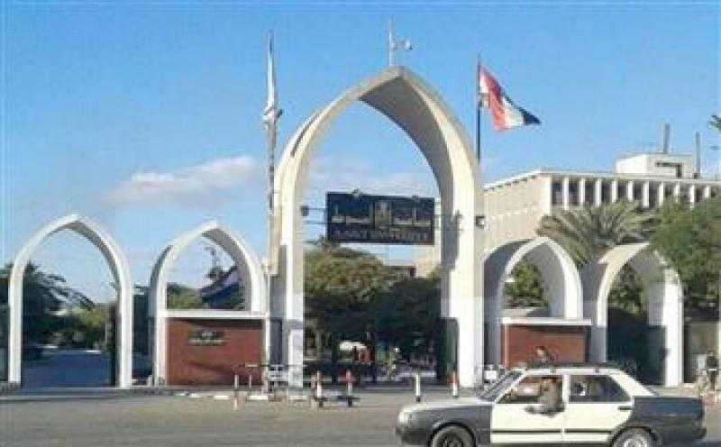 مستشفيات جامعة أسيوط تشهد بدء حملة الفحص المبكر لأورام الثدي لجميع السيدات
