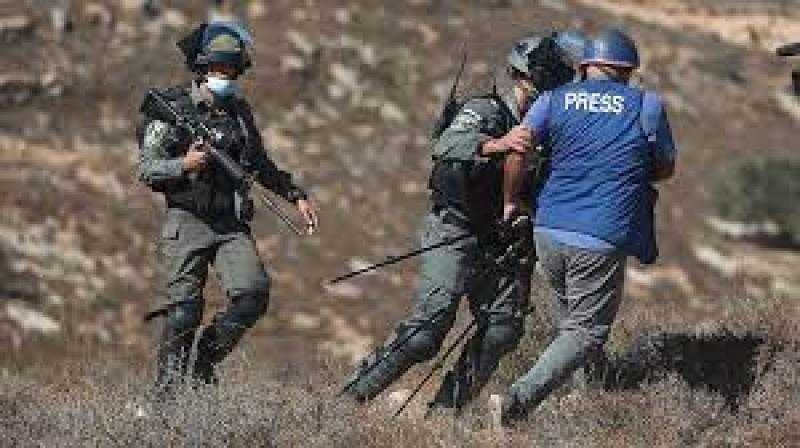 نقابة الصحفيين الفلسطينيين: وثقنا نحو 350 جريمة وانتهاكا جسيما بحق الصحفيين ووسائل الاعلام خلال 50 يوماً من العدوان
