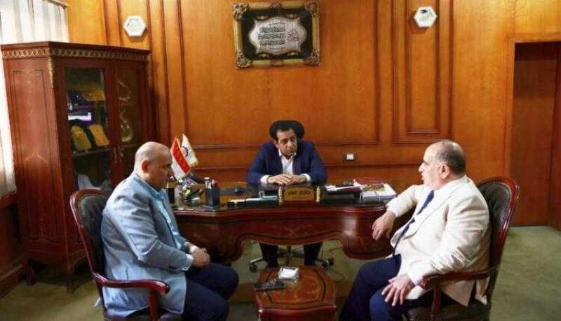 البنك الزراعي المصري يقدم 5000 كوبون شراء سلع غذائية للأسر الأولى بالرعاية في قنا