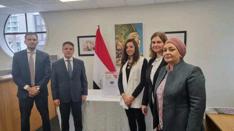 خط أحمر