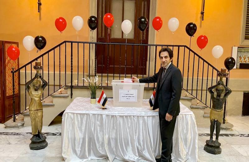 خط أحمر