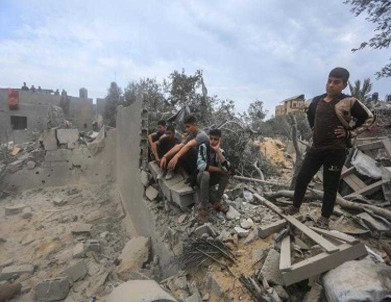 إسرائيل تشن هجمات ضخمة على خان يونس ورفح في قطاع غزة
